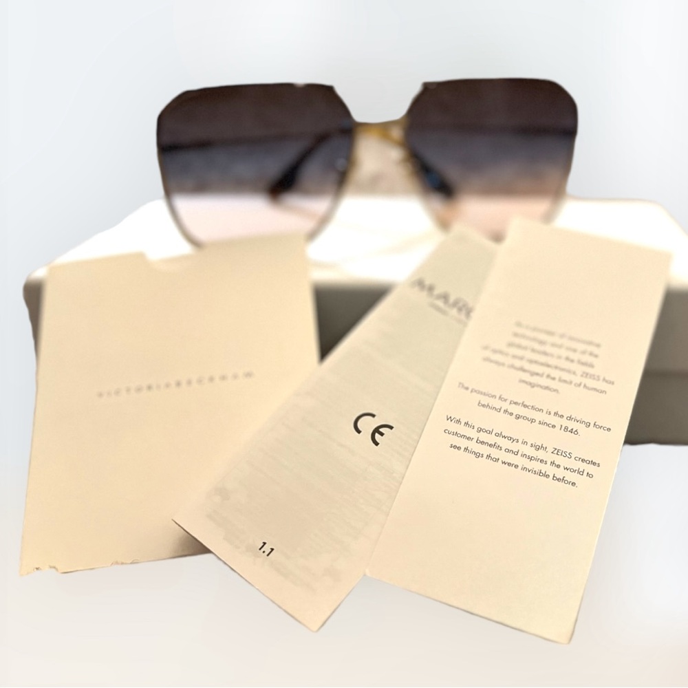 Victoria Beckham Double Bridge V-Line Navigator In Gold-Tortoise- 59mm $325 New - Picture 6 of 14